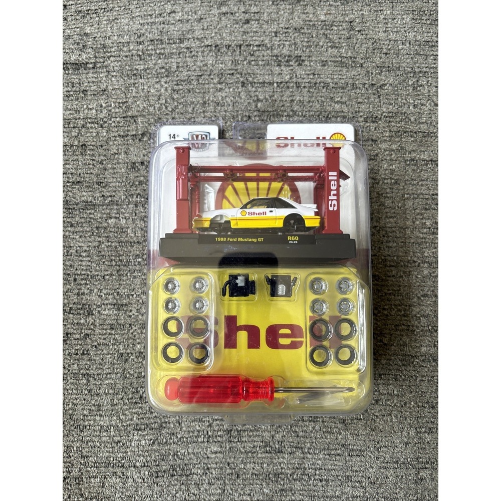 M2 Machines Model Kit R60 Shell 1988 Ford Mustang GT Diecast 1/64 NEW SEALED